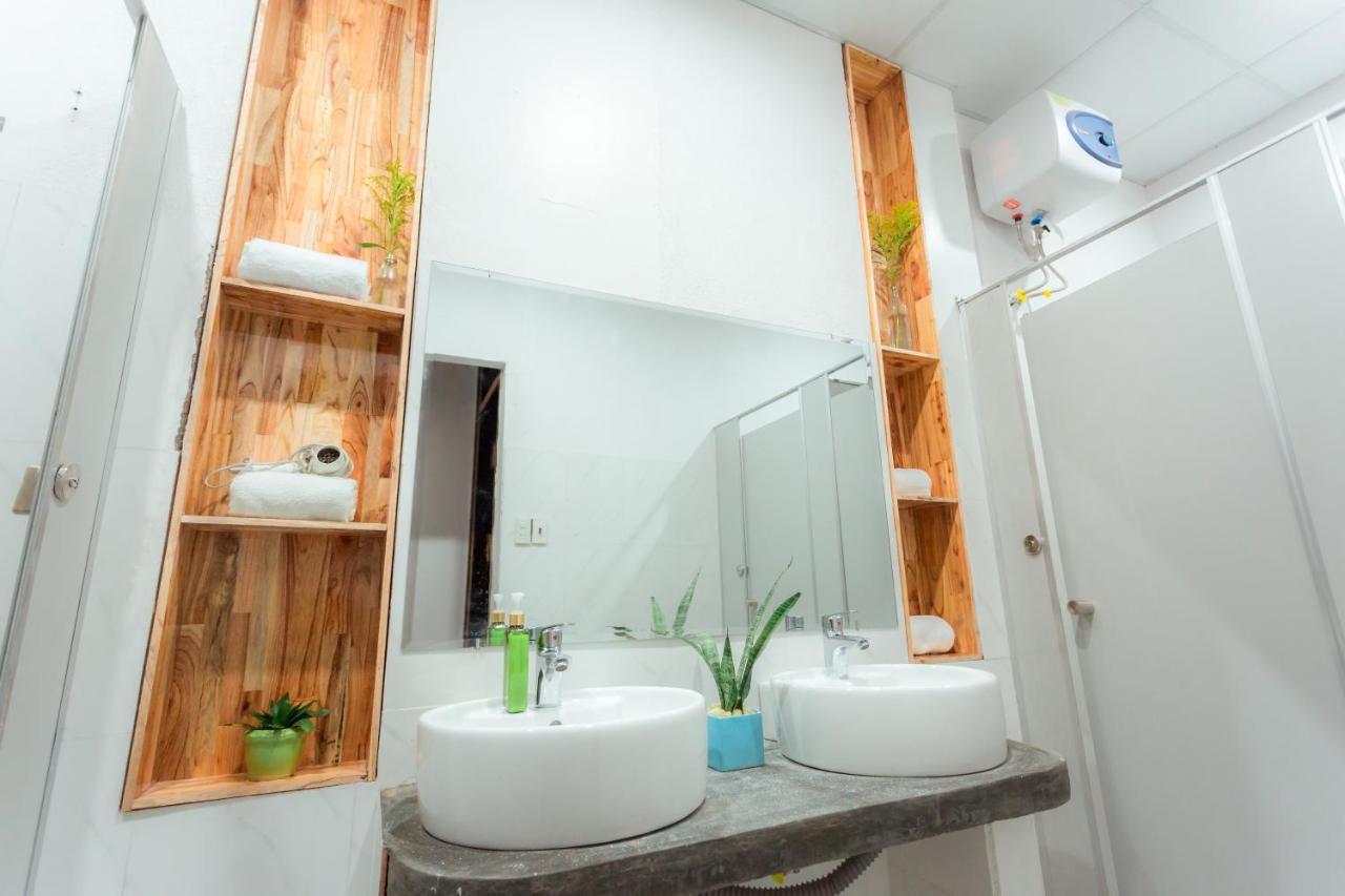 Rubis Hostel Hue Esterno foto
