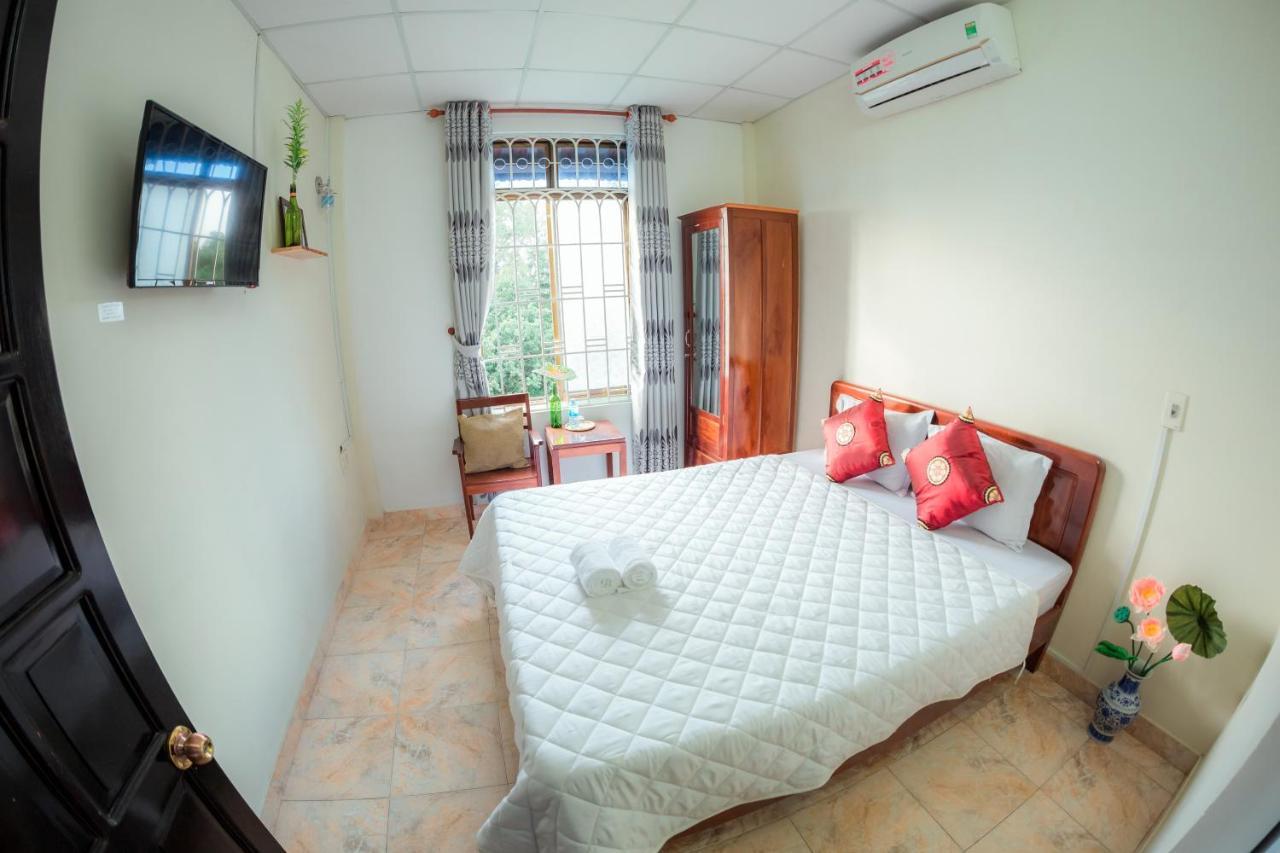 Rubis Hostel Hue Esterno foto